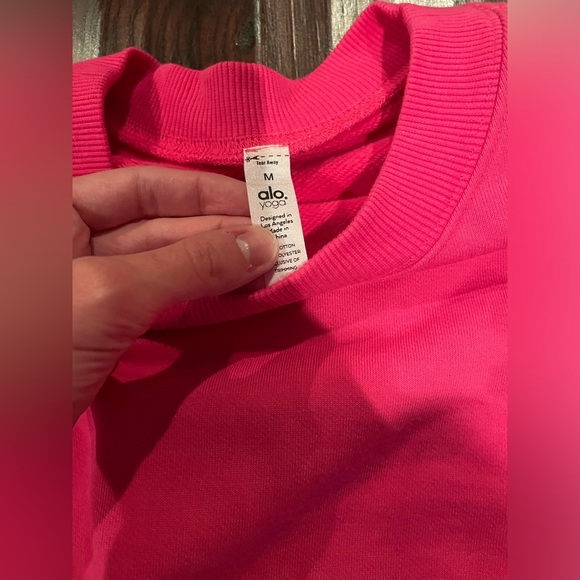 Devotion Alo Yoga Crewneck Neck Pullover Top Neon Pink Sold Out Online - Picture 4 of 5